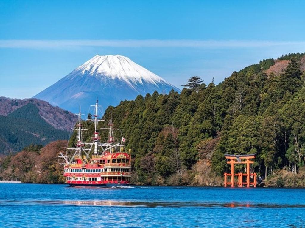 Explore Mt. Fuji and Hakone - Full-Day Tour  1