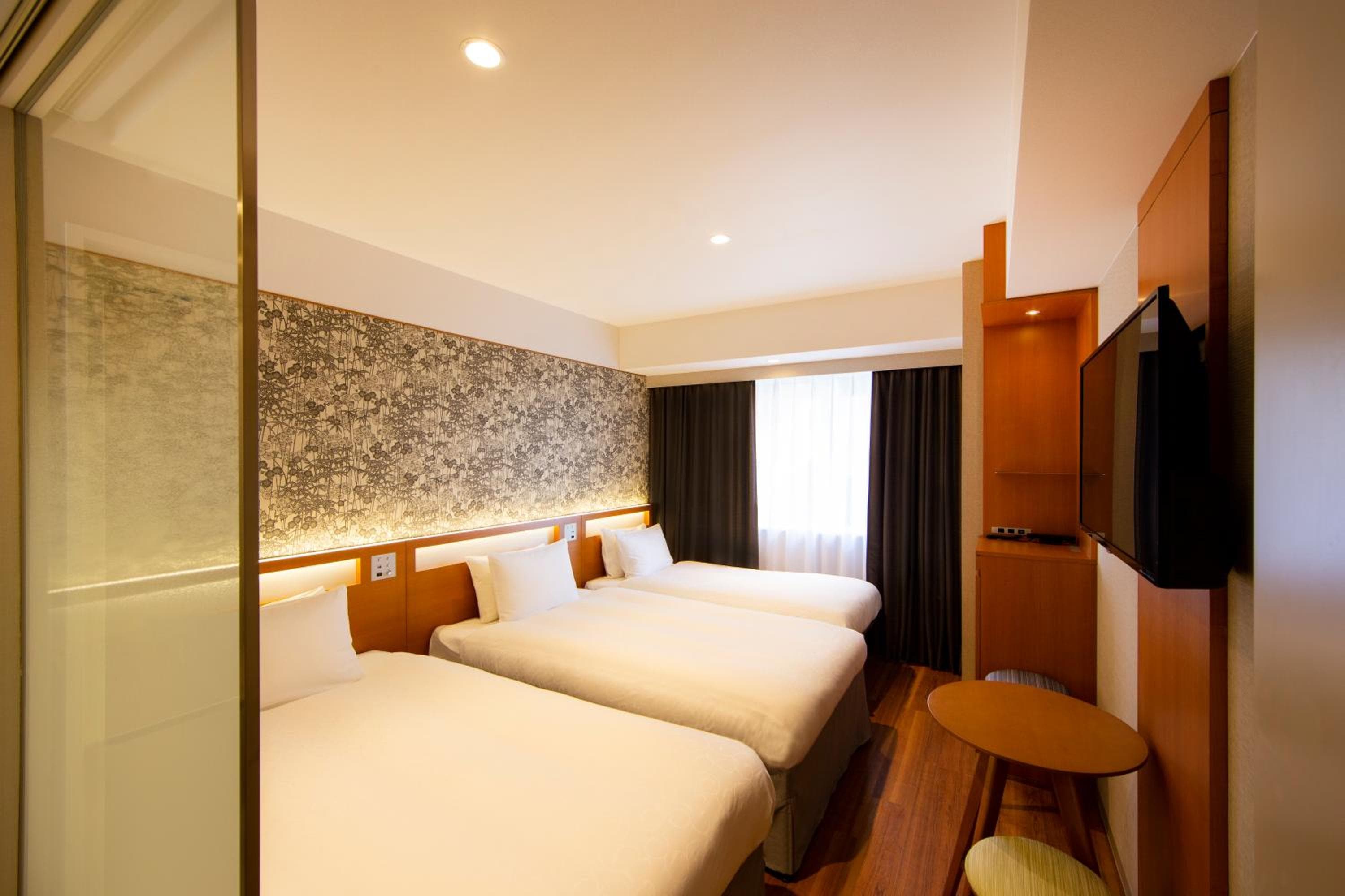 karaksa hotel grande Shin-Osaka Tower 2