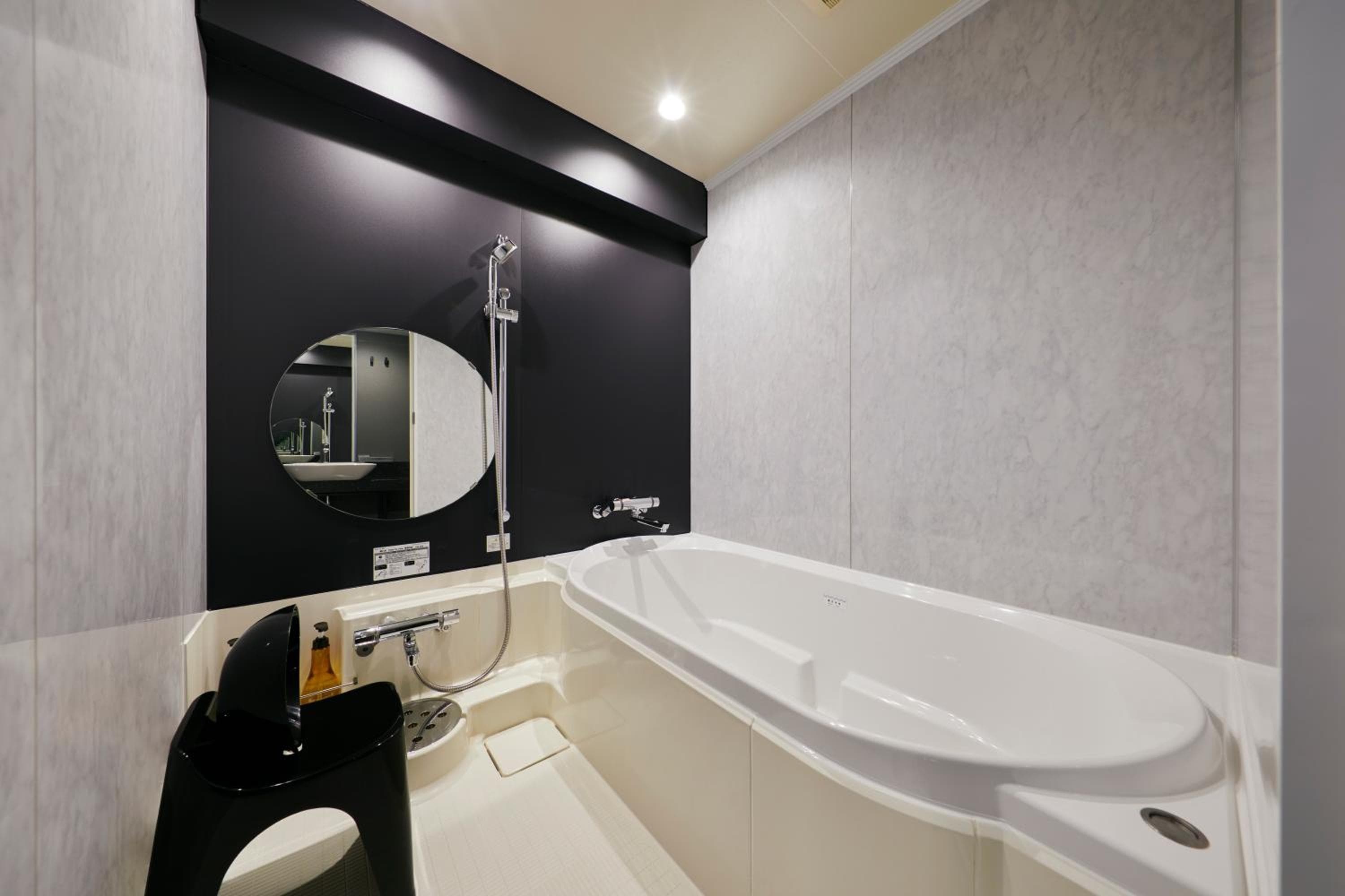 Cross Hotel Osaka 3